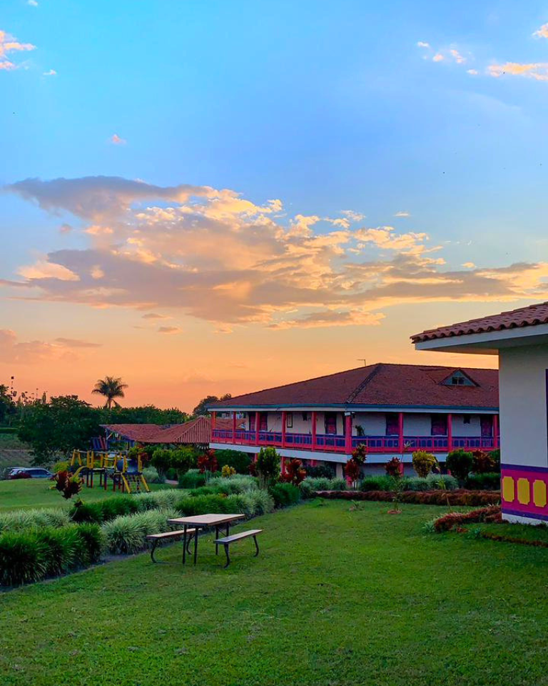 Hotel Arrayanes del Quindío cerca al Parque del Café